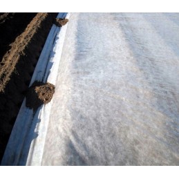 Valge talvine paks UV-agrotekstiil