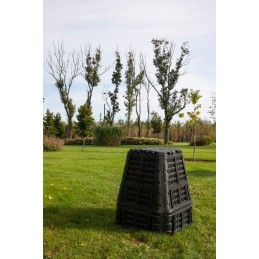 Komplektacija: komposteris 480l + rozahuuso trąšos 4x5g