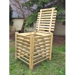 Medinis komposteris su dangteliu