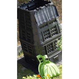 1000l komposteris + IES40 šaligatvio grotelės, 1kg komposteris, kastuvas.