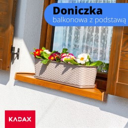 Balkona puķu pods parūpēsies par jūsu ziediem