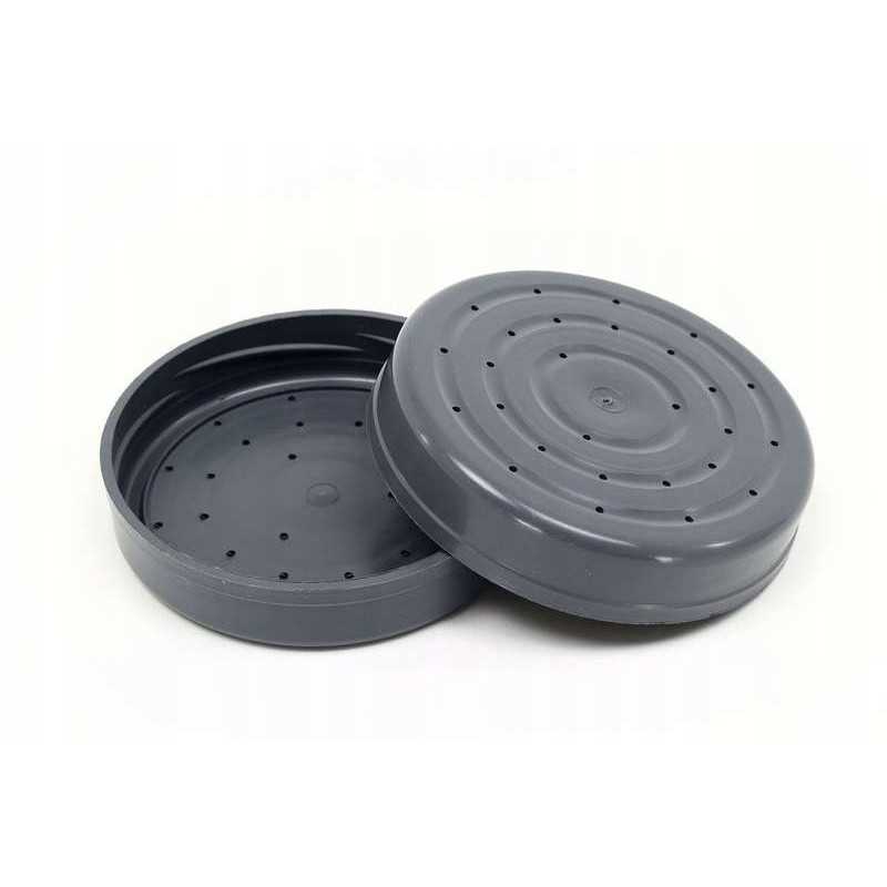 Plastikinis dangtelis su skylutėmis