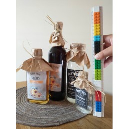 Lipdukai žymi 10 gabalėlių meduolių midaus