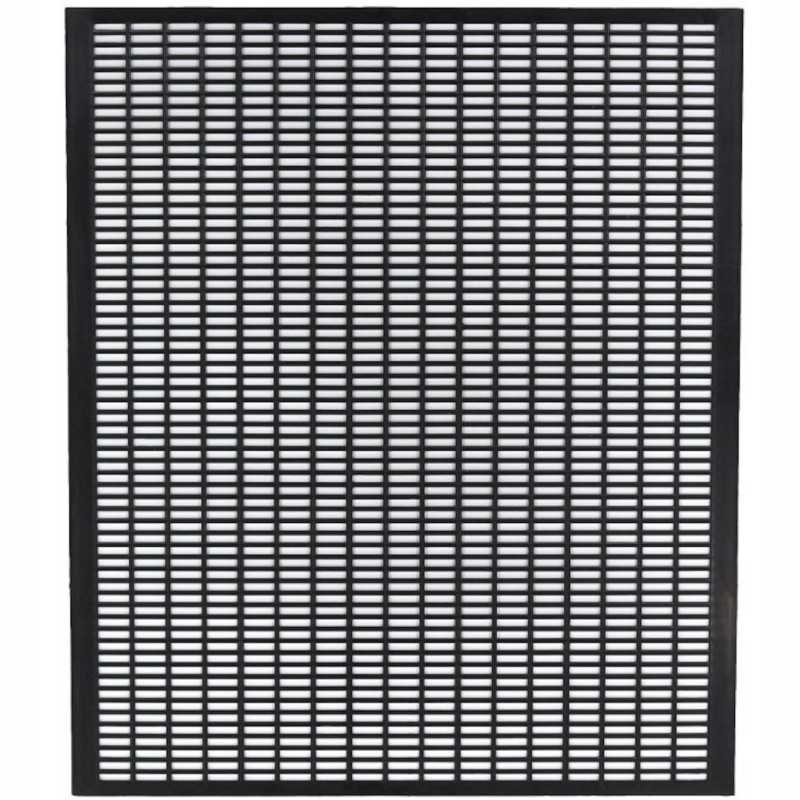 Juodos, horizontalios, storos, plastikinės pertvaros, skirtos bityne