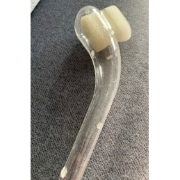 Plastikinis vamzdis karalienėms gaudyti