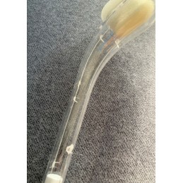 Plastikinis vamzdis karalienėms gaudyti