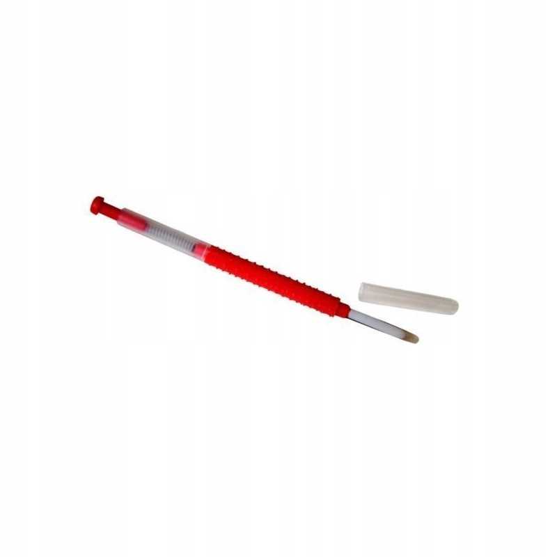 Raudonas šaukštas bičių lervoms pernešti