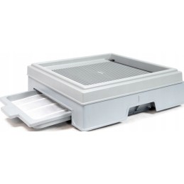 Plastikiniam žiedadulkių gaudyklės dugnui siūlome nailoninį tinklelį