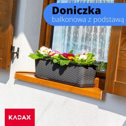 Balkona puķu pods parūpēsies par jūsu ziediem