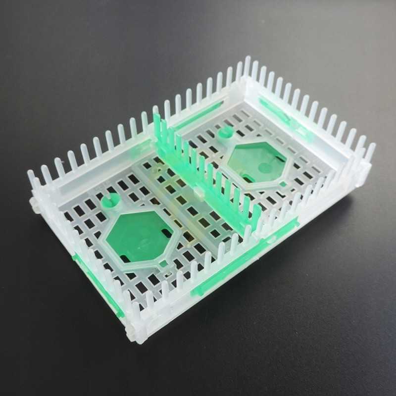 Izoliatorius, dvigubas bičių motinėlės gaubtas