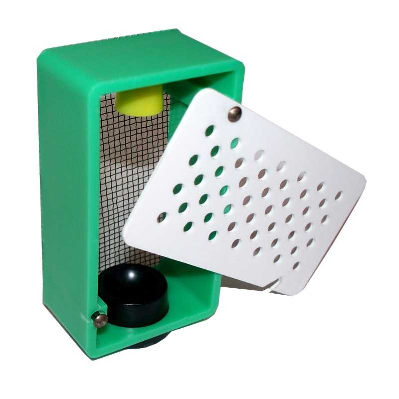 Čekiškas „Zander“ narvas, skirtas motinai izoliuoti