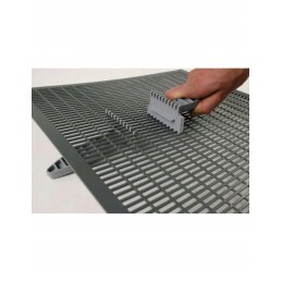 Plastikinis grandiklis plastikinėms ir metalinėms grotoms.