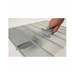 Plastikinis grandiklis plastikinėms ir metalinėms grotoms.