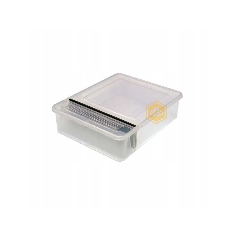 Dėžutė lesyklėlė 1,5l bitėms maitinti