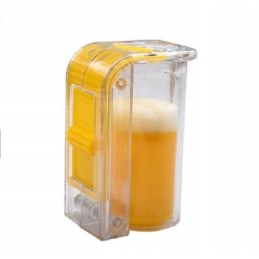 Bičių motinėlių gaudyklė ir ženklinimo įtaisas viename