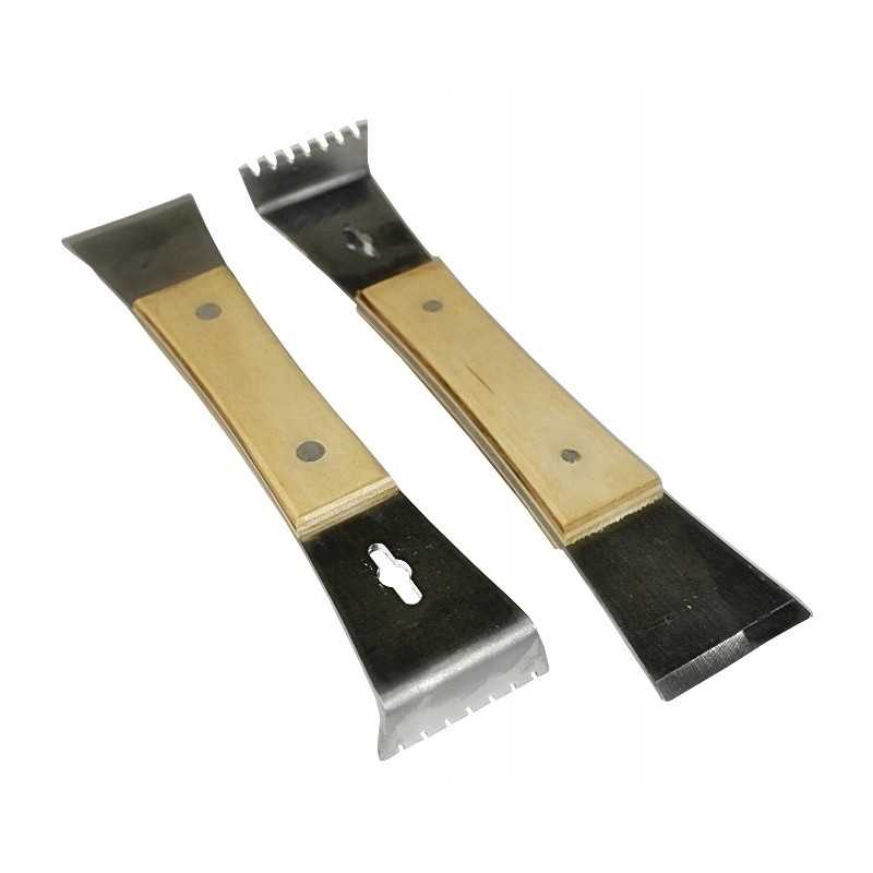 Nerūdijančio plieno kaltas su grandikliu mediniame rėme