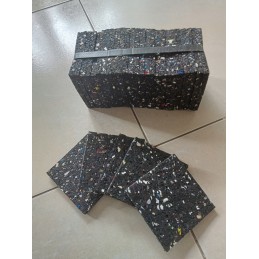 My Plast trinkelės terasos lentoms ir terasos plytelėms kaip neslystantis kilimėlis iš gumos granulių. 90 x 90 x 8 mm