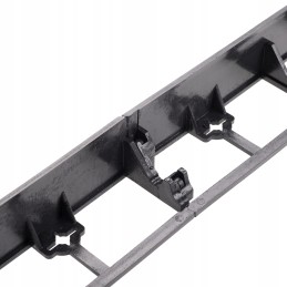 Kituose aukcionuose turime parkavimo ir vejos grotelių komplektus su inkarais, įvairių dydžių ir žalios spalvos grotelių komplek