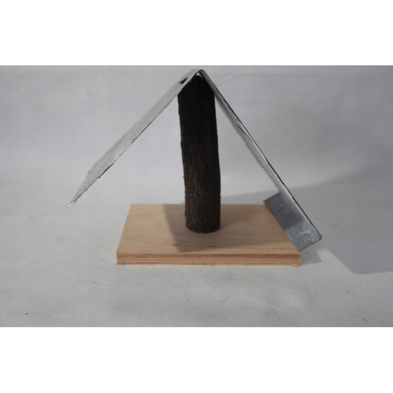 Tiektuvas pagamintas iš perdirbtų atliekų.