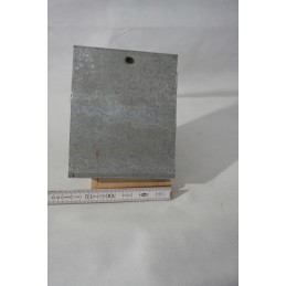 Tiektuvas pagamintas iš perdirbtų atliekų.