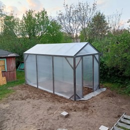 Kaina nurodyta už 1 kvadratinį metrą folijos, kurios plotis 6m, 8m, 10, 12 arba 14m (max. 33m ritinyje)