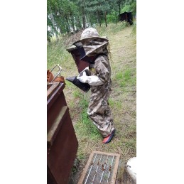 Vaikiškas kamufliažinis kombinezonas su kepure, 146 dydis