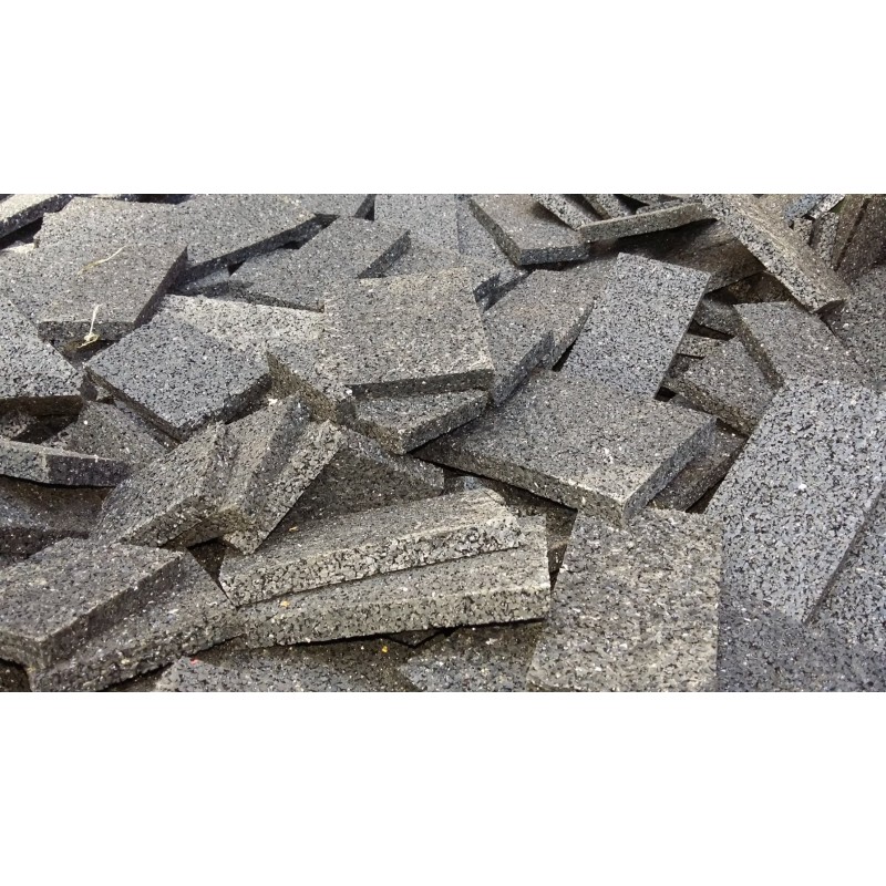 Pagalvėlės iš atliekų gumos granulių