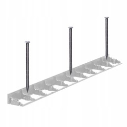 Kituose aukcionuose turime parkavimo ir vejos grotelių komplektus su inkarais, įvairaus dydžio ir žalios spalvos grotelių komple