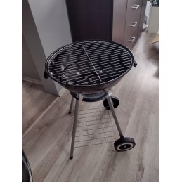 Ogļu dārza grils briketēm ar slēgtu plauktu
