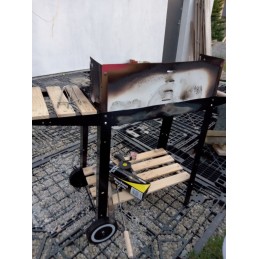 Kaasaskantav aia söegrill, kroomitud rest, pliit, rattad, riiulid