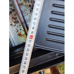 Cast iron plate for gas grill