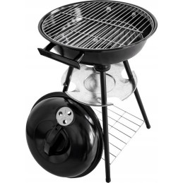 Sodo kepsninė su anglimis su apvaliomis grotelėmis, padengtomis pelenų keptuvėje