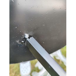 Anglies kepsninė ant trikojo su židiniu