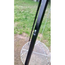 Anglies kepsninė ant trikojo su židiniu