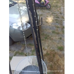 Anglies kepsninė ant trikojo su židiniu