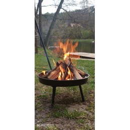 Anglies kepsninė ant trikojo su židiniu