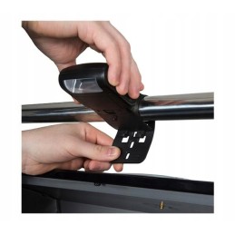 Flashlight/LED lamp for illuminating the grill grate