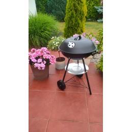 Apvalios gnk-01 anglies kepsninės ant ratų su dangteliu ir pelenų indu iš Webben