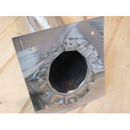 Aukštas židinys rūkyklai su nerūdijančio plieno stogu