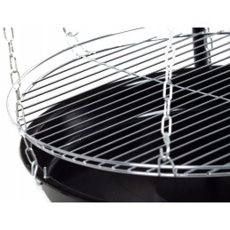 Kepsninė, sodo laužavietė, grilis su grotelėmis, arklidė, didelis trikojis