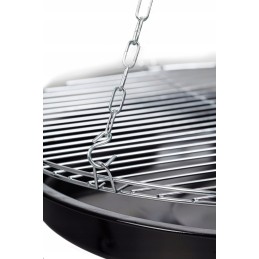 Kepsninė, sodo laužavietė, grilis su grotelėmis, arklidė, didelis trikojis