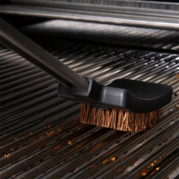 Tepkite „Broil King“ groteles palmių šeriais, kad galėtumėte kruopščiai išvalyti groteles