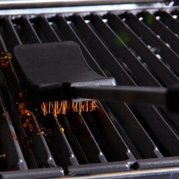 Tepkite „Broil King“ groteles palmių šeriais, kad galėtumėte kruopščiai išvalyti groteles