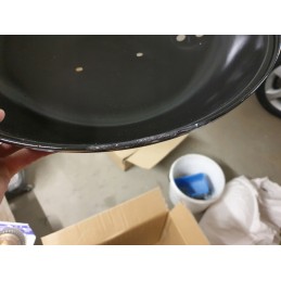 Anglies grilis su kaminu apšvietimui