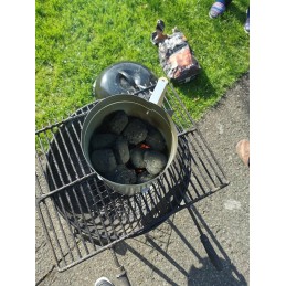 Chimney for lighting the grill