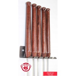 Riešutas, lakuotas.