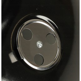 Anglies briketų kepsninė su ventiliaciniu dangteliu ir lentyna