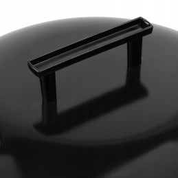 Juodos apvalios sodo anglies kepsninės, skirtos kepimo sode entuziastams