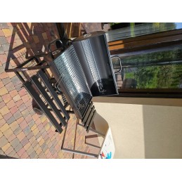 Juodos apvalios sodo anglies kepsninės, skirtos kepimo sode entuziastams