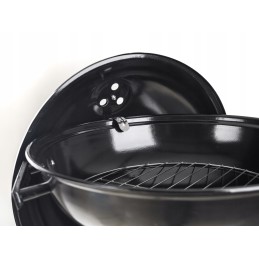 Sodo grilis juoda laiminga žalia